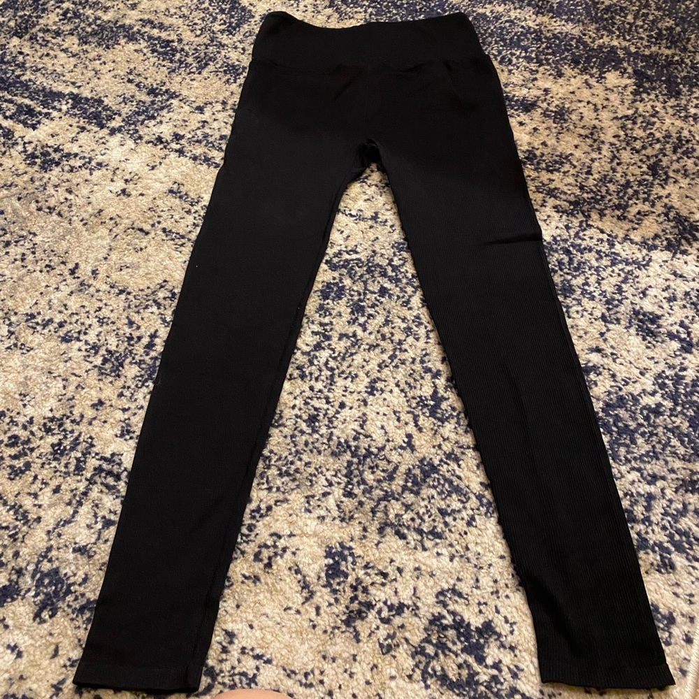 Ribbed black leggings